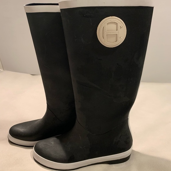 Women’s Black with White Trim Cole Haan Rubber Boots Size 7, Like New​​​​​​​​​ - Picture 3 of 7